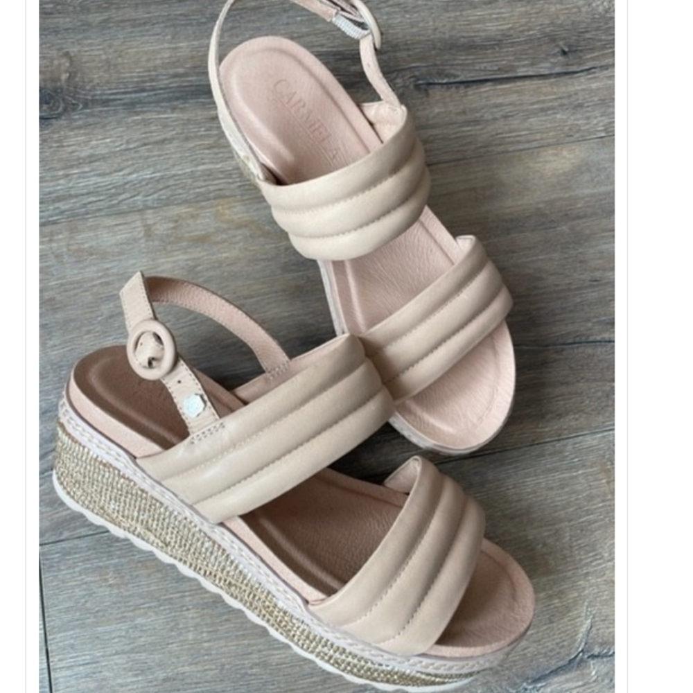 Carmella Nude wedges 8.5